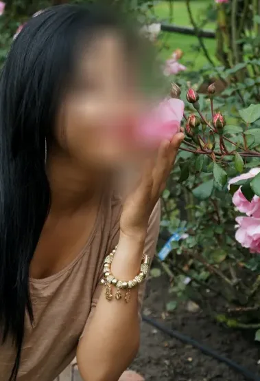 Christina, 32