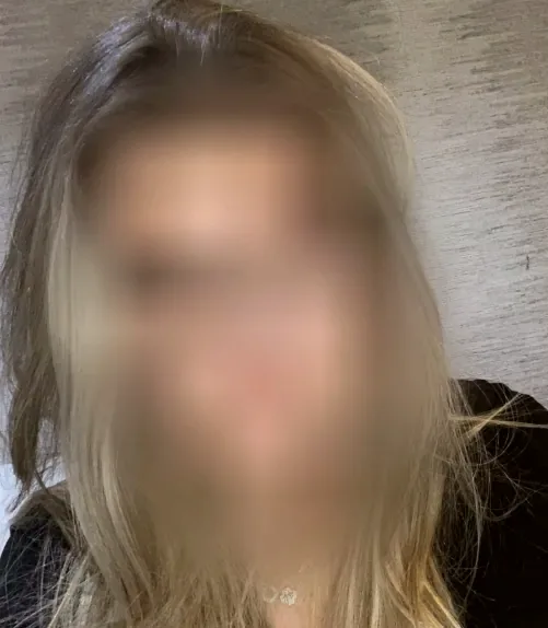 Clara, 20