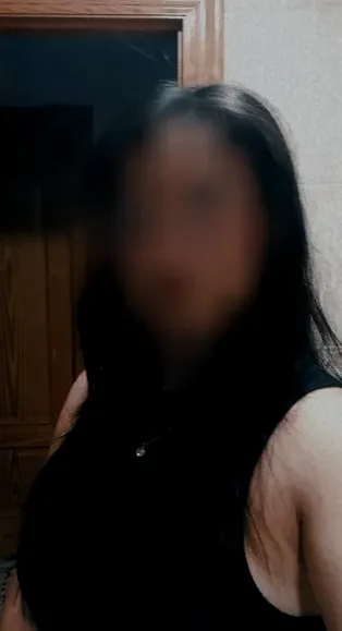 Ella, 24
