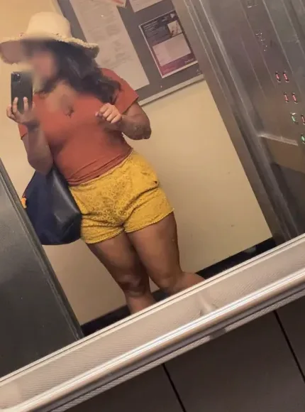 Nora, 34