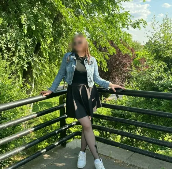 Thea, 21
