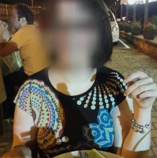 Zeynep, 32